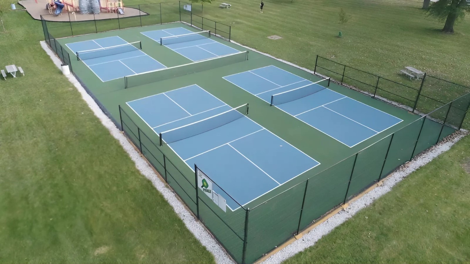 san-pickbleball-ngoai-troi